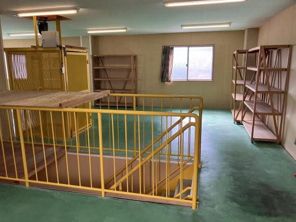 三番町倉庫付き事務所