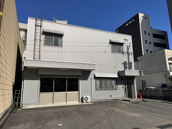 三番町倉庫付き事務所