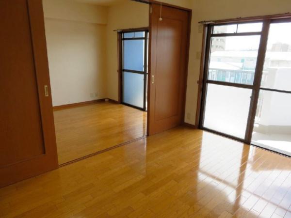 富山市千石町３丁目のマンション