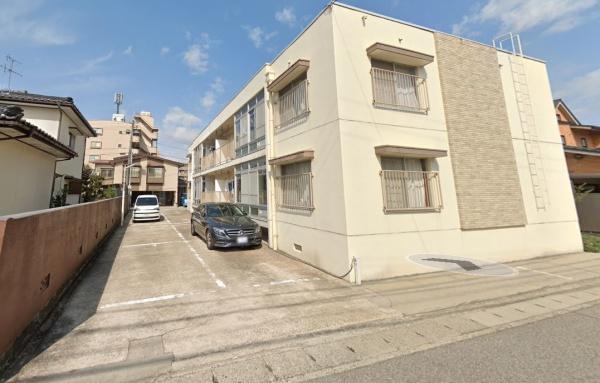 富山市西田地方町３丁目のアパート