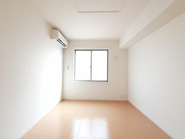 富山市開のアパート