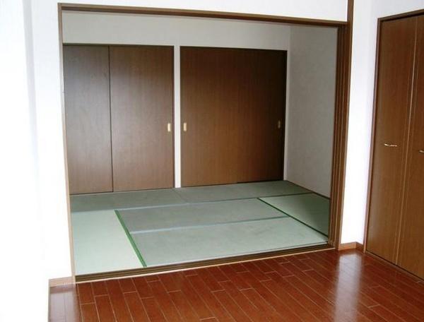 富山市根塚町１丁目のマンション