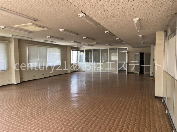 富山市粟島町１丁目の事務所