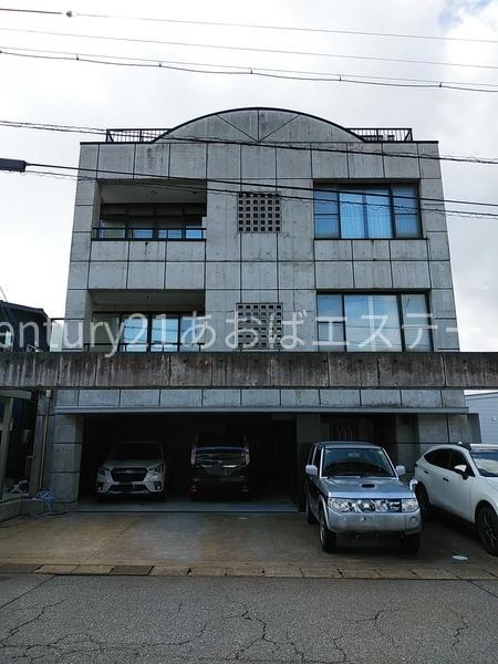 富山市太郎丸本町２丁目のマンション