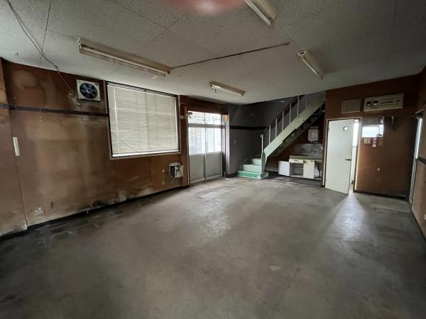 富山市馬瀬口の倉庫
