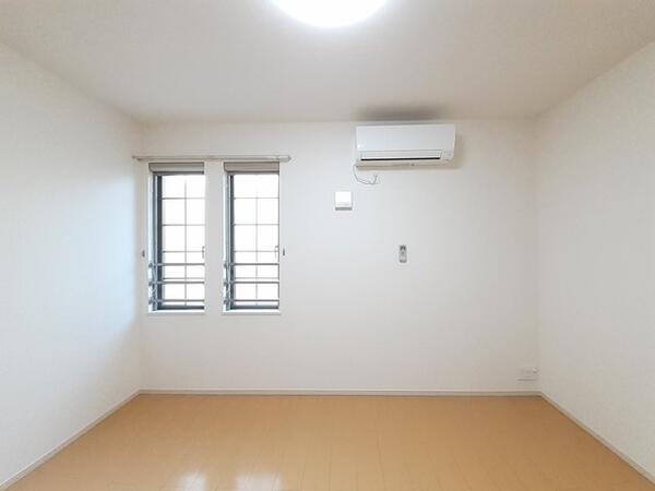 富山市小泉町のアパート