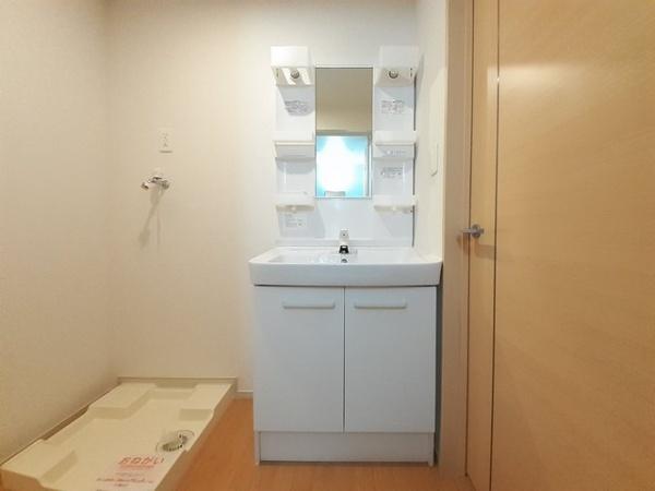 富山市小泉町のアパート