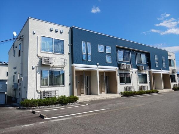 富山市開のアパート