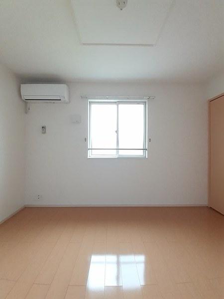 富山市田中町４丁目のアパート