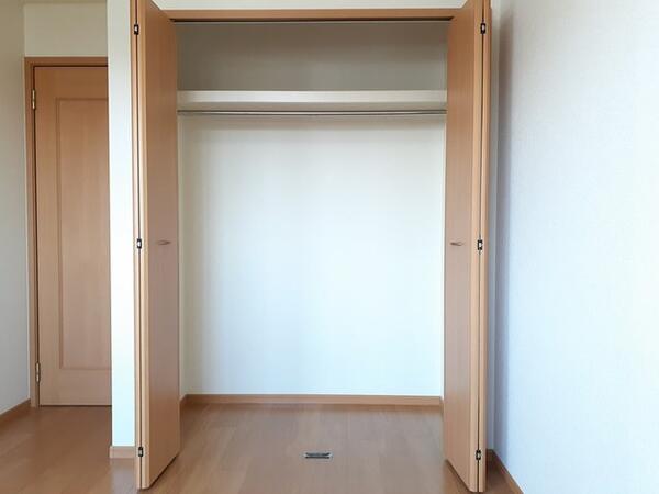 富山市太郎丸本町２丁目のアパート