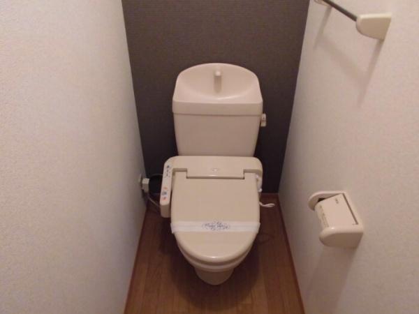 富山市根塚町１丁目のアパート