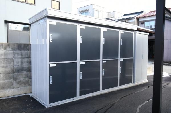 富山市磯部町３丁目のアパート