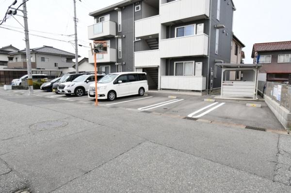 富山市布瀬町２丁目のアパート