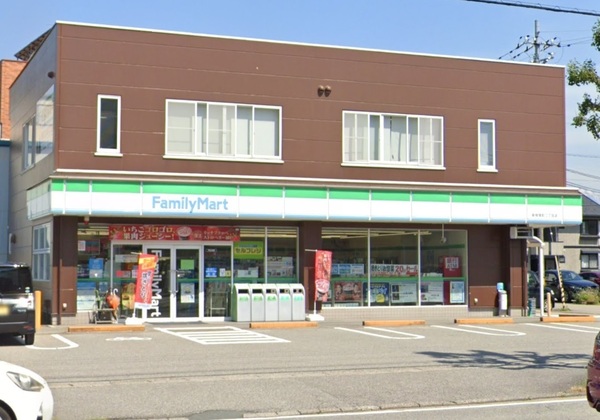 富山市西田地方町３丁目のマンション(ファミリーマート新根塚町二丁目店)