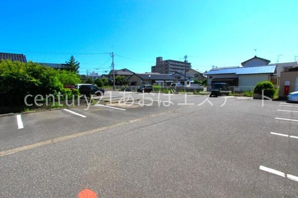 富山市西田地方町３丁目のマンション