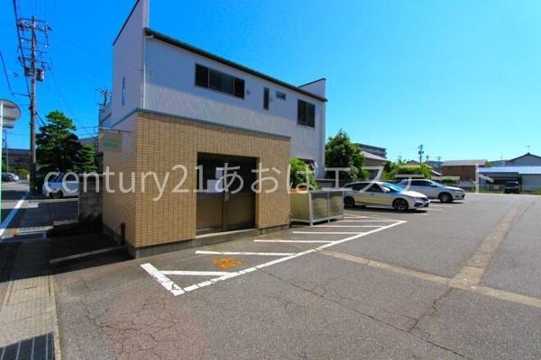 富山市西田地方町３丁目のマンション