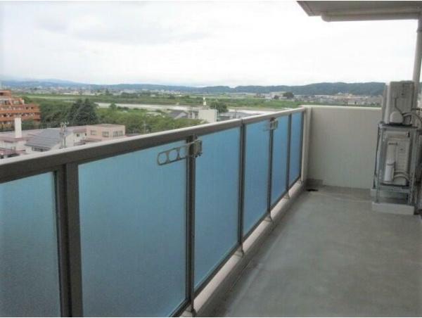 富山市安野屋町２丁目のマンション