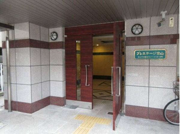 富山市安野屋町２丁目のマンション