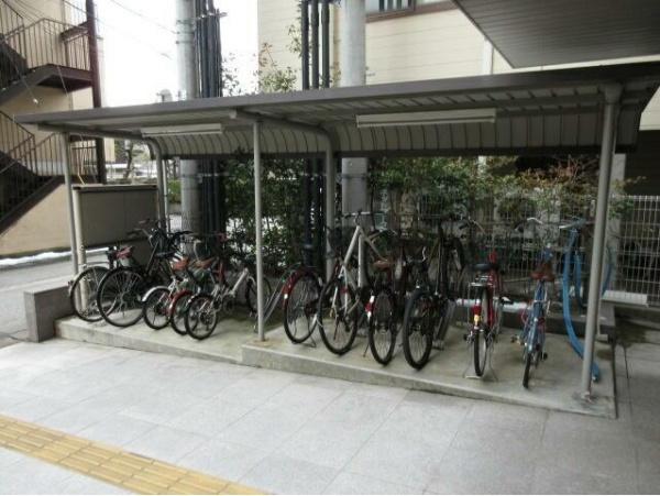 富山市安野屋町２丁目のマンション