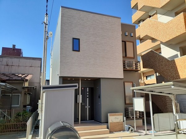 富山市南田町１丁目のアパート