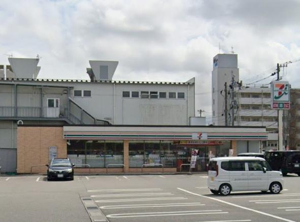 富山市太郎丸本町２丁目のアパート(セブンイレブン富山太郎丸西町店)