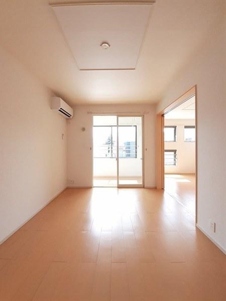 富山市田中町２丁目のアパート