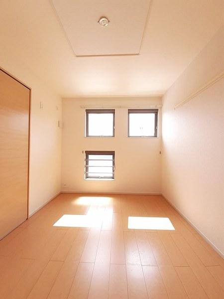 富山市田中町２丁目のアパート