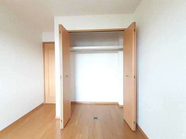 富山市太郎丸本町２丁目のアパート
