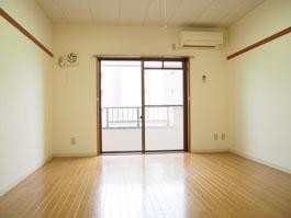 富山市西田地方町３丁目のマンション