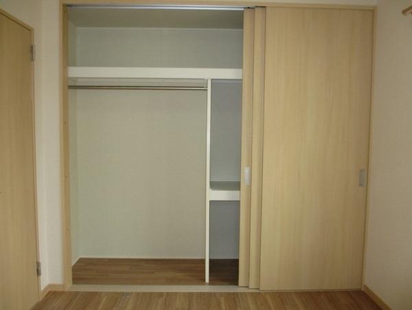 富山市牛島本町２丁目のテラスハウス