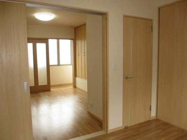 富山市牛島本町２丁目のテラスハウス