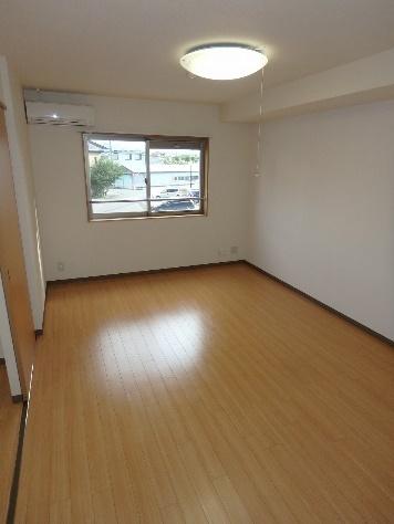 富山市黒瀬北町２丁目のマンション