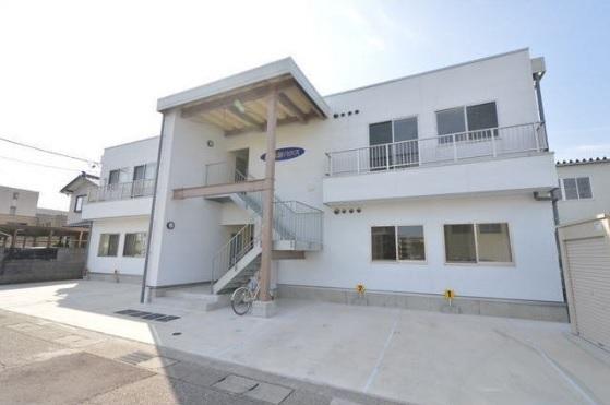 富山市布瀬町南２丁目のアパート