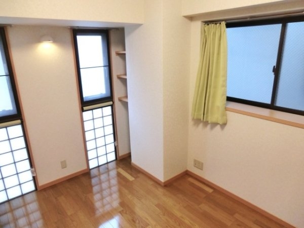 ルミエール北口
