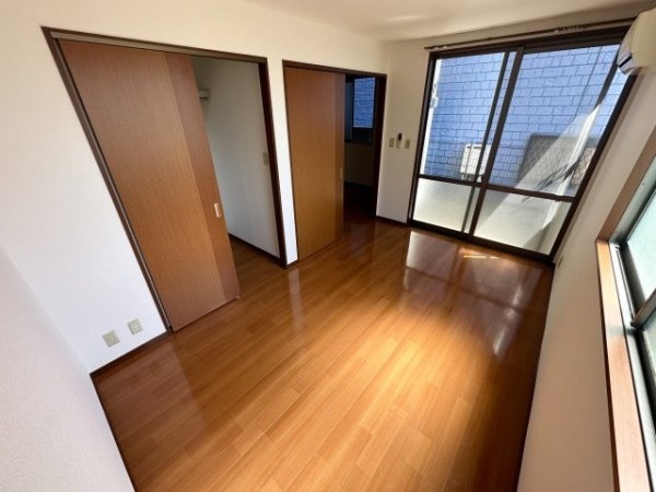西宮市中須佐町のハイツ