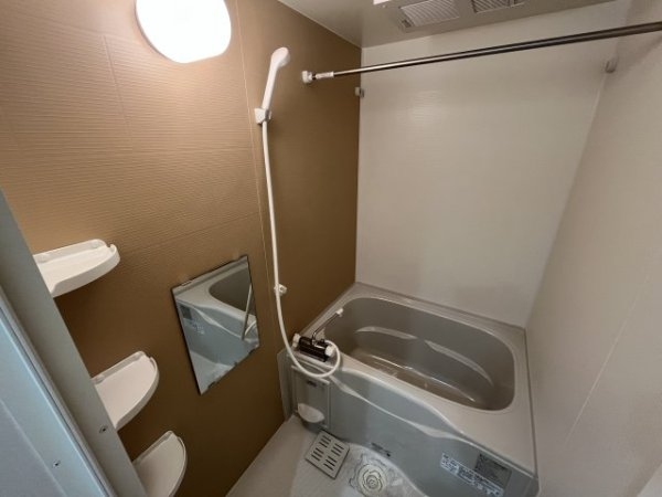 西宮市小松南町３丁目のハイツ
