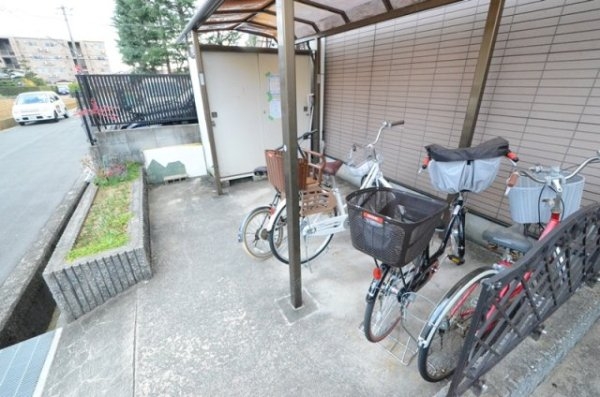 伊丹市瑞原２丁目のハイツ