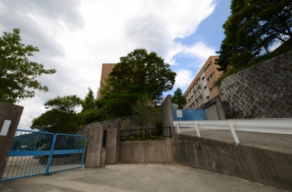 ジョージア苦楽園(西宮市立　苦楽園中学校)