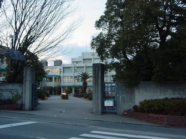 サニーコート伊丹(兵庫県立伊丹北高等学校)