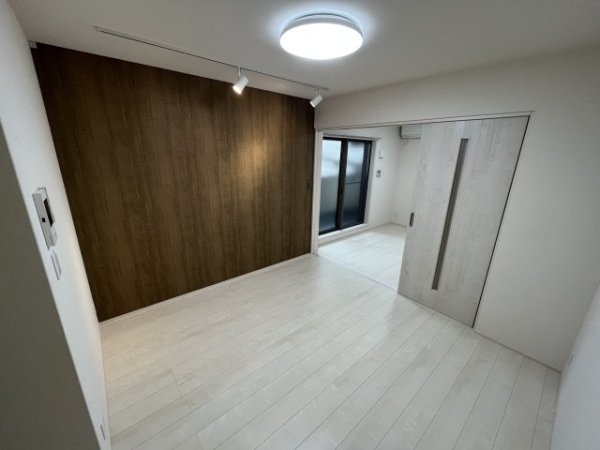 西宮市小松南町３丁目のハイツ