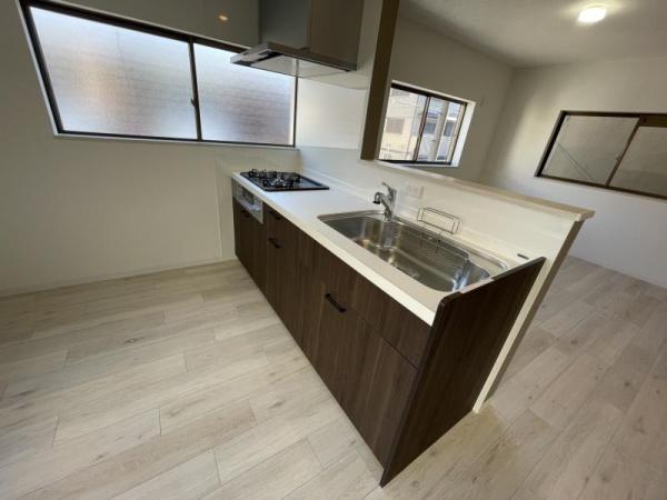 旭区赤川４丁目戸建