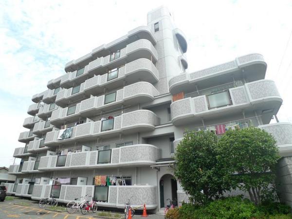 グランドファミリア高井田