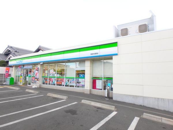 オリエントマンション(ファミリーマート西堤本通西店)