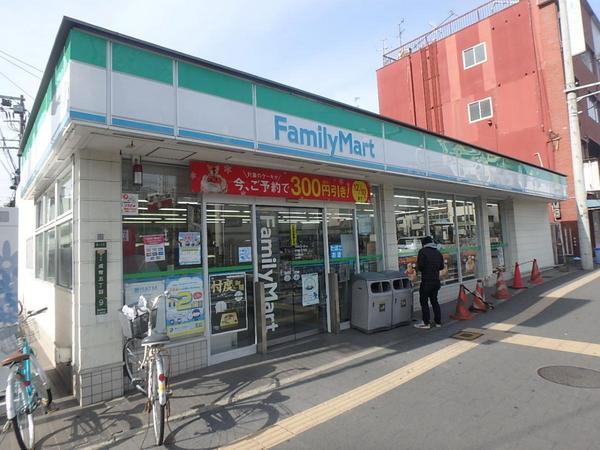 エクセルシオール城東(ファミリーマート成育五丁目店)