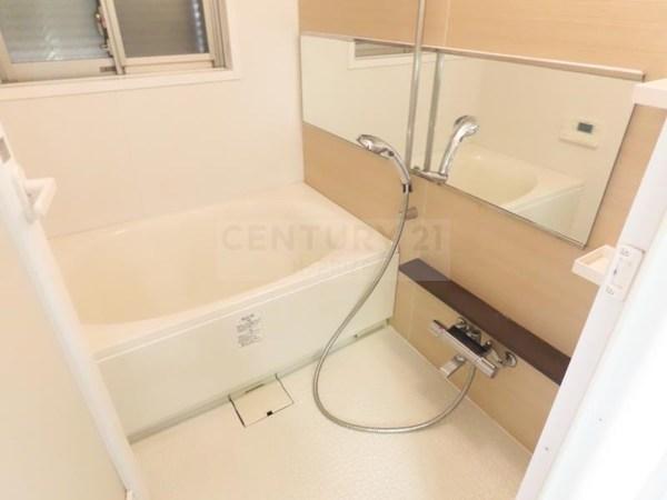 Ａｘｉａ　Ｃｏｕｒｔ
