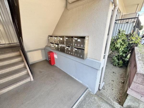 八尾市曙町３丁目のマンション