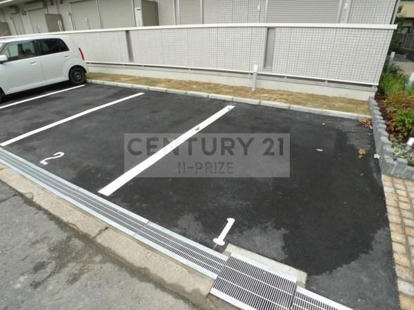 カーサヴェルデ鶴見(駐車場)