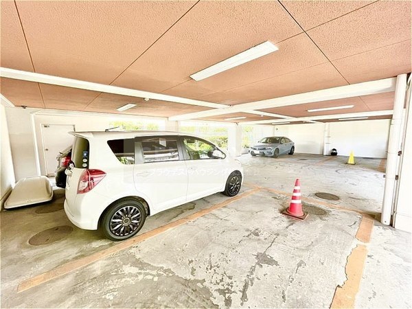 坂田マンション(駐車場)