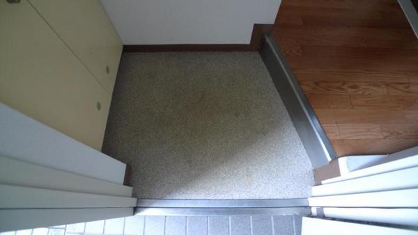 ★成起マンション(玄関)