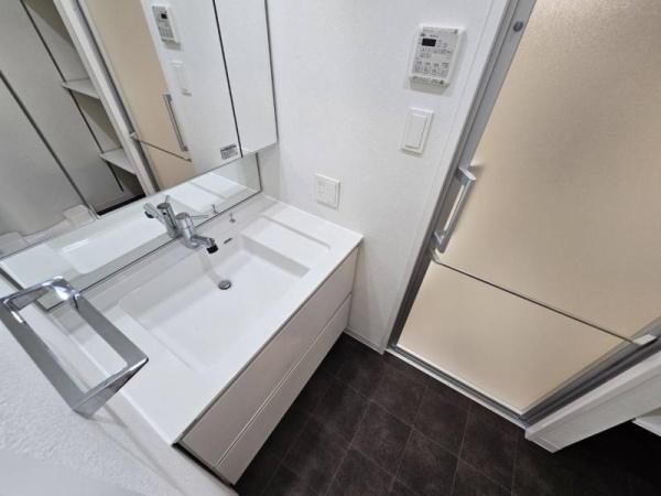 グリュックメゾンＦ-ＳＡＧＩＳＵ